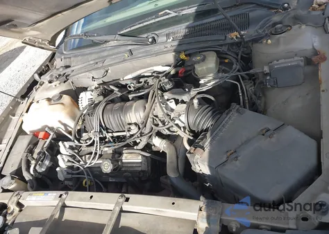 2001 Buick Lesabre Limited z USA, uszkodzony, nr VIN 1G4HR54K21U189760